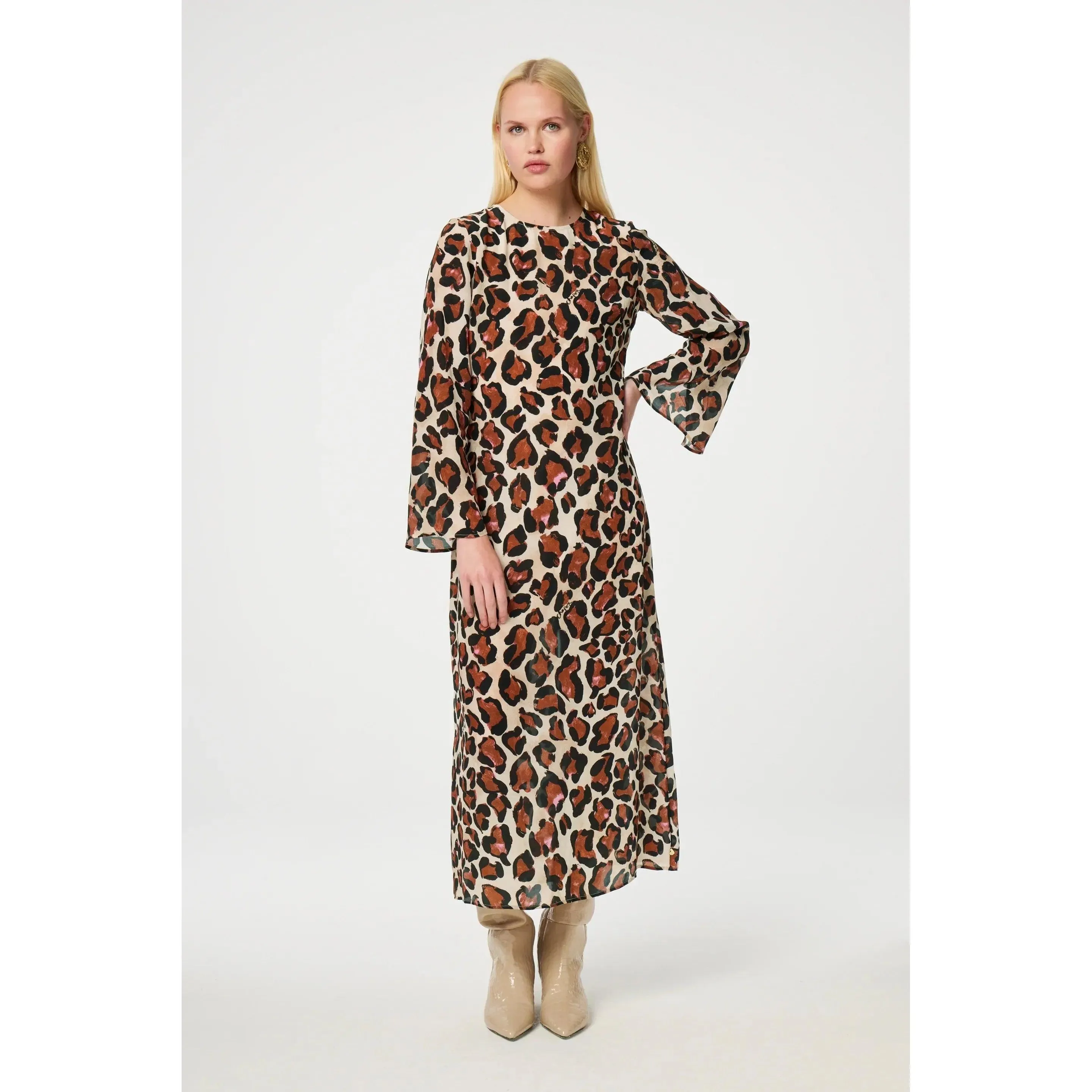 Aurora Leopard Queen Dress