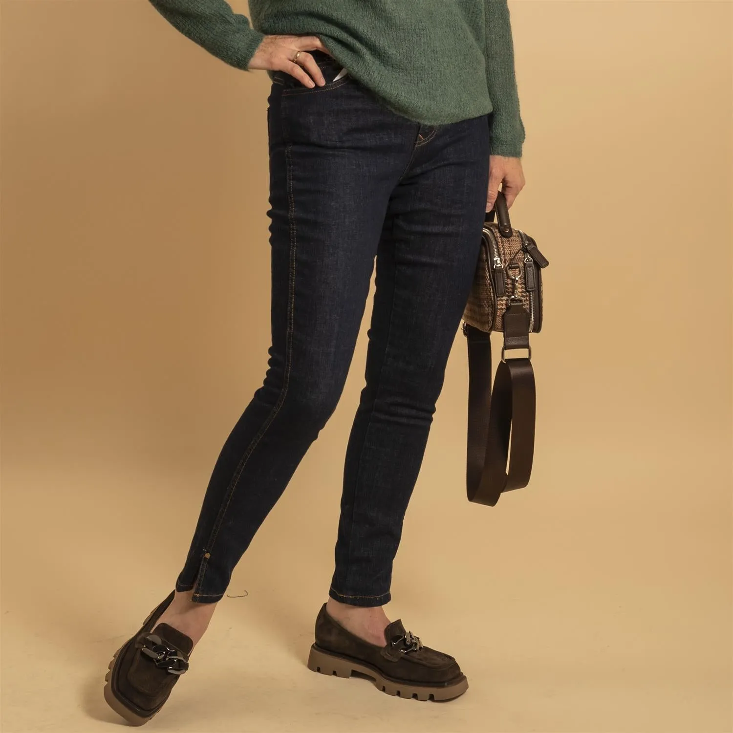 Dekota - Dark Blue Un-Wash