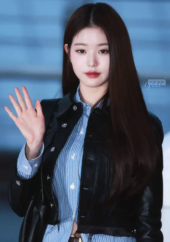 Jang Won-young Cropped Trucker Jacket