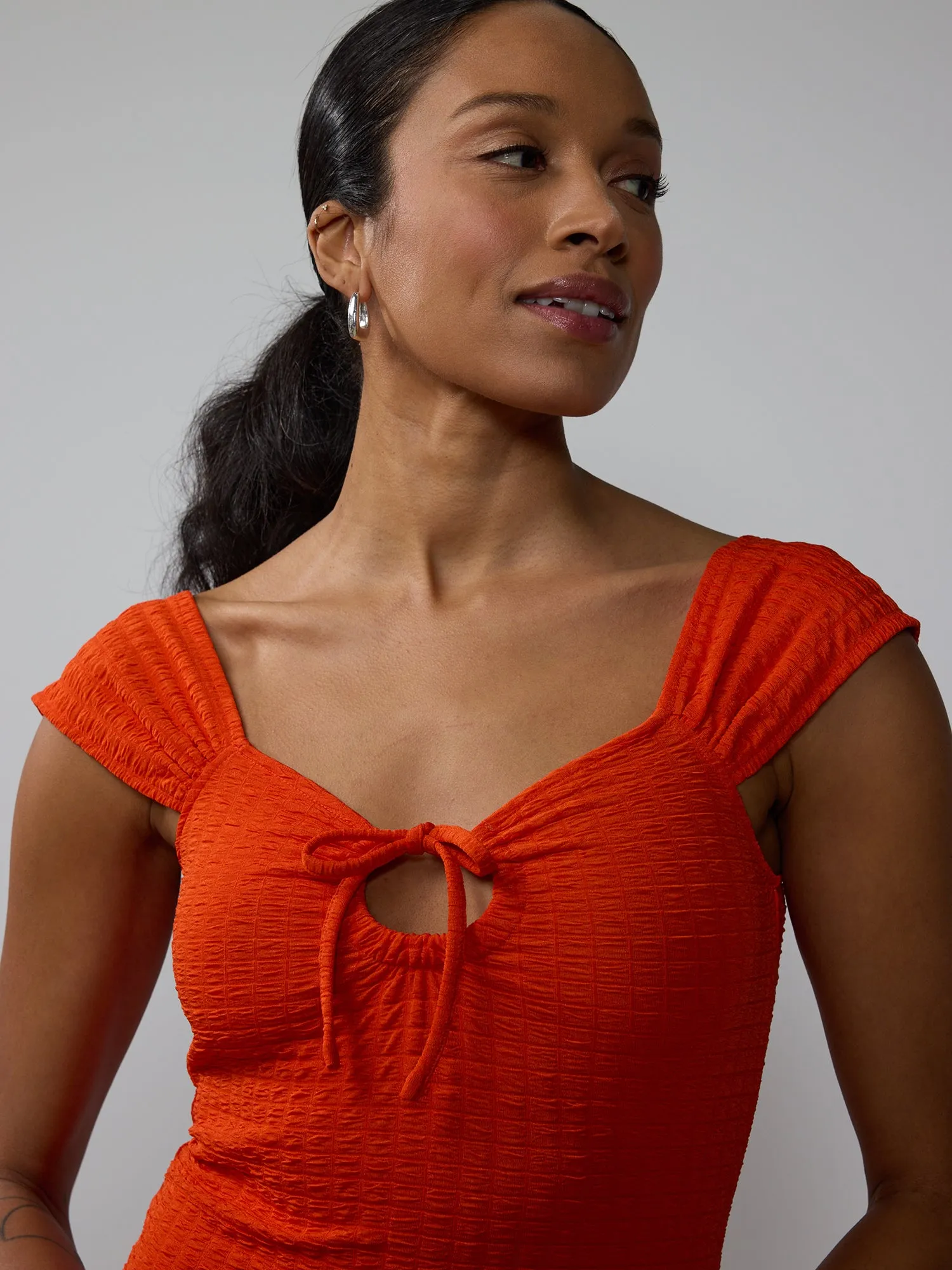 Sleeveless Sweetheart Textured Midi Dress